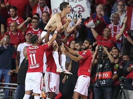 סוף סוף, אלוף. מליקסון חוגג את התואר ההיסטורי בב"ש (צילום: אלן שיבר)