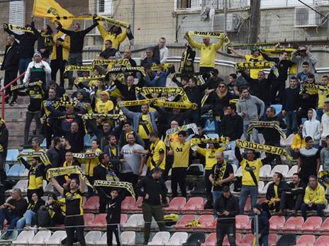 אוהדי נתניה. ההפגנות עשו את שלהן (ברני ארדוב)