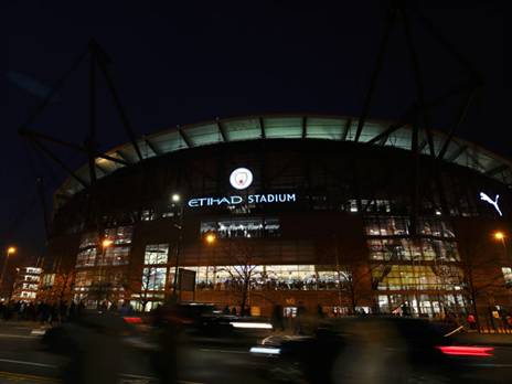 סיטי השתינה מהמקפצה, ואז האשימה את המציל (getty)