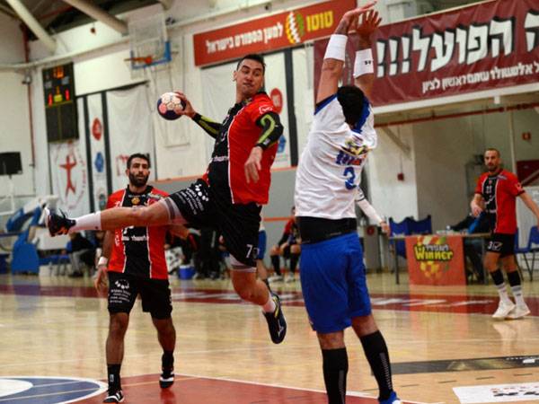 (הדר ואן קולא)