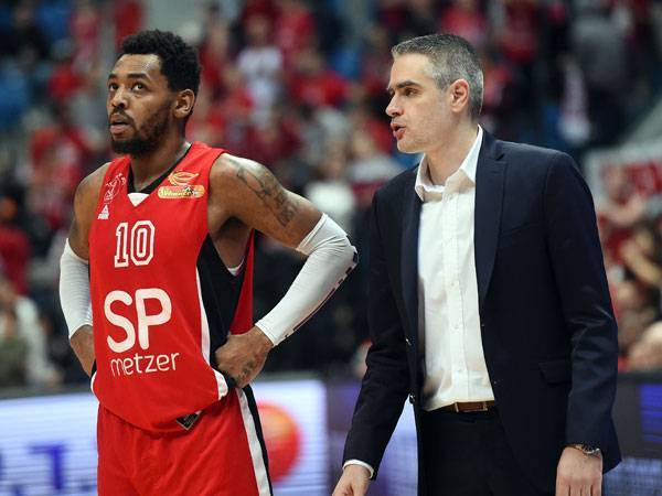 "קשה ביוון, לא רק בכדורסל". קאסטריטיס (עודד קרני)