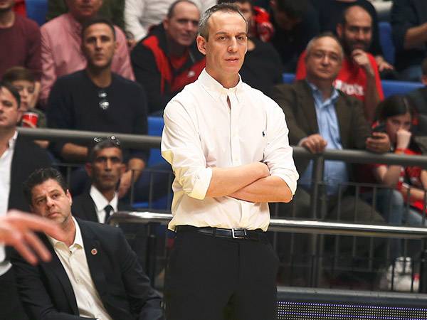 חודש פברואר האיר לקטש פנים (אלן שיבר)