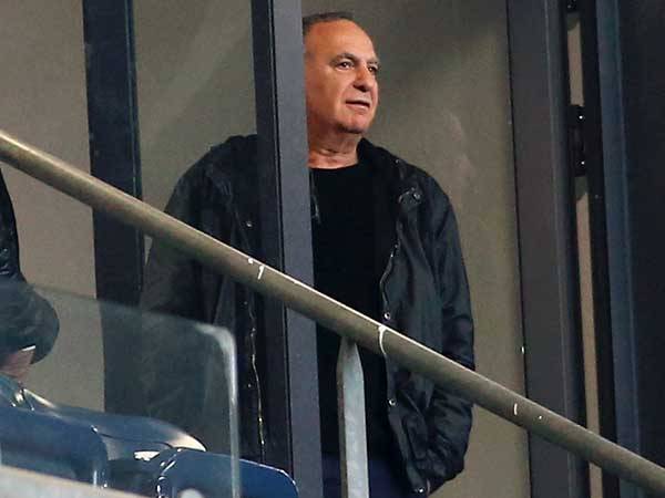 אשר אלון משדר עסקים כרגיל (אלן שיבר)