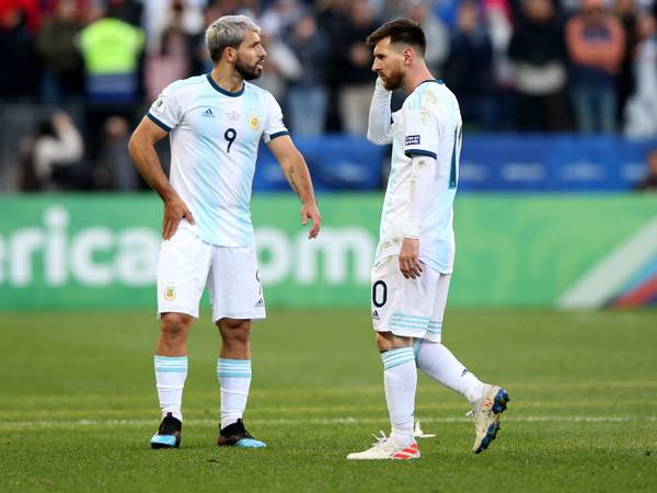 קון עם מסי. לא מאמין שיעזוב את ברצלונה (Getty)