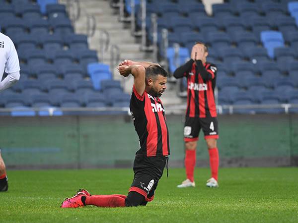 בן בסט יחמיץ את הפלייאוף? (אנצ'ו ג'וש)