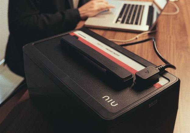 תטעינו את הסוללה בבית