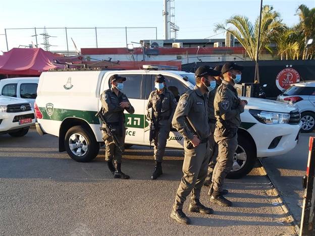 ניידת מג"ב שהגיעה לאימון (שירי אלג'ם)