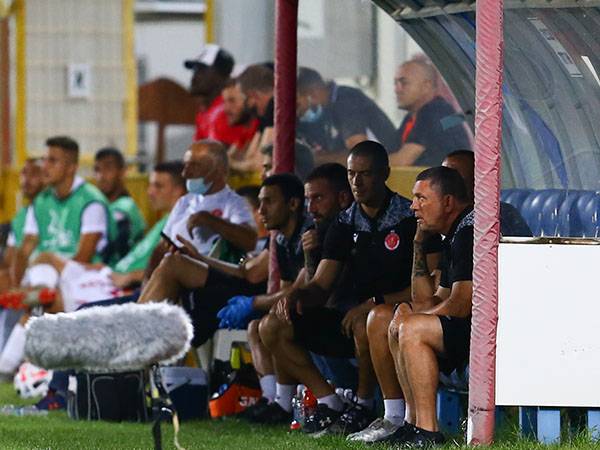 יפגוש את אשדוד, קלינגר (אלן שיבר)