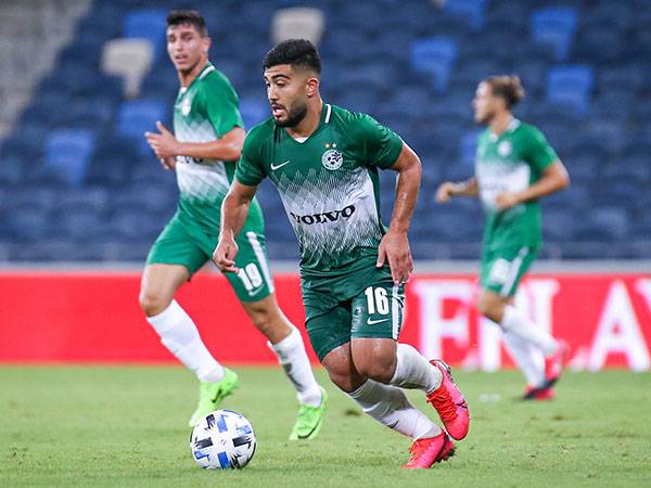 אבו פאני, במועדון מרוצים שלפחות חלק מהשחקנים צורפו לנבחרת (אמור אלקסלסי)