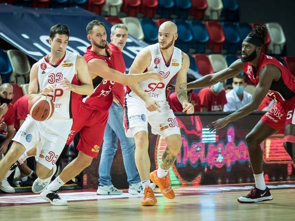 בתום מותחן בהיכל שלמה (מנהלת הליגה)