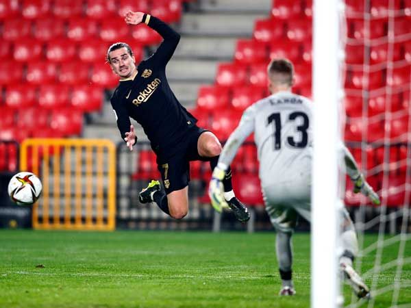 גריזמן עושה את ה-1:2 (Getty)