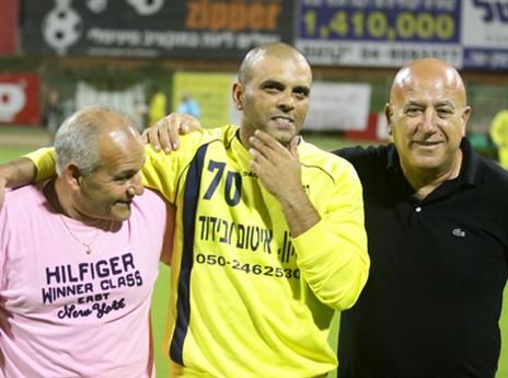 אייל גולן. שיחק גם בשעריים וגם במרמורק (אלן שיבר)