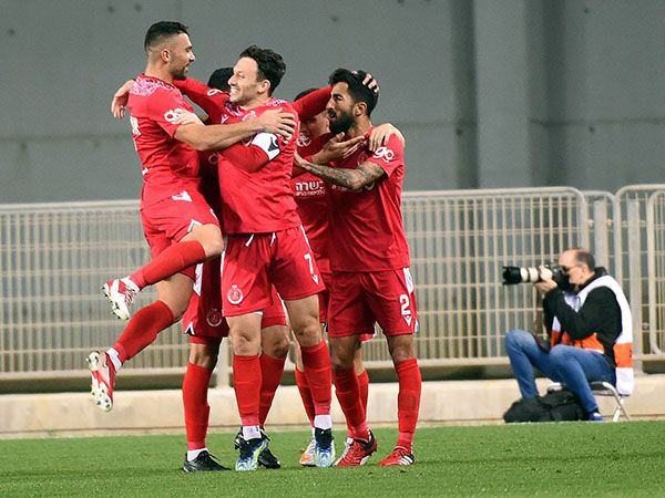 עלו מעל הקו (ברני ארדוב)