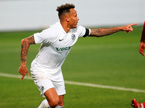 שרי חגג ראשון אחרי שחזר להרכב (אלן שיבר)