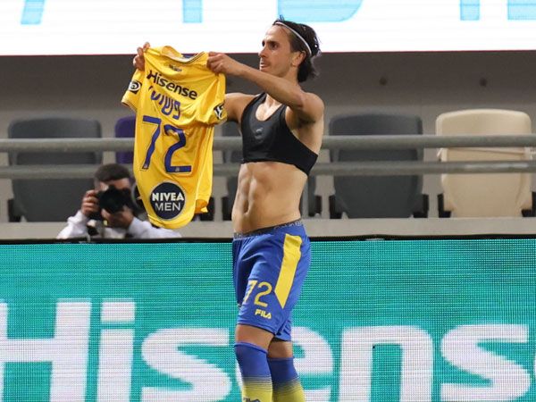 ישלם בארוחה. פשיץ' חוגג את השער מול פ"ת (צילום: דני מרון)