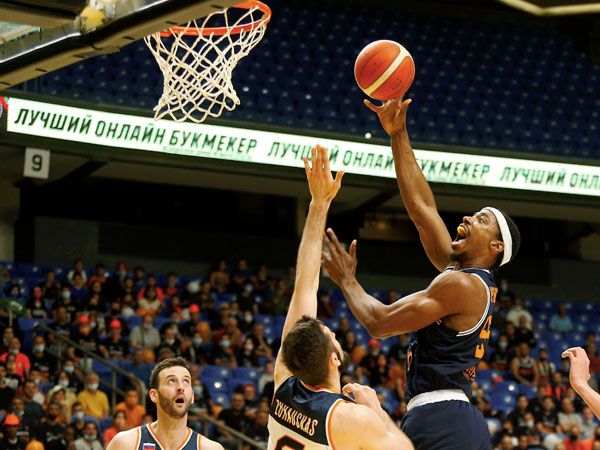 מיינסי. מתאים לשחק ליד דן (אלן שיבר)