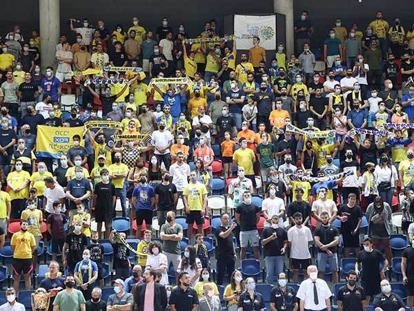 "שמח לחזור לכאן". אוהדי מכבי ת"א (צילום: דני מרון)