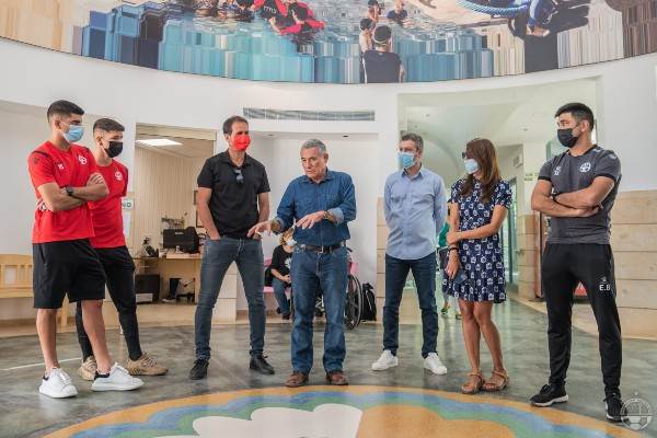 אהבת אדם ונתינה (אלון מוסקוביץ')