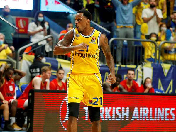 נאנלי עשה את שלו גם כן (אלן שיבר)