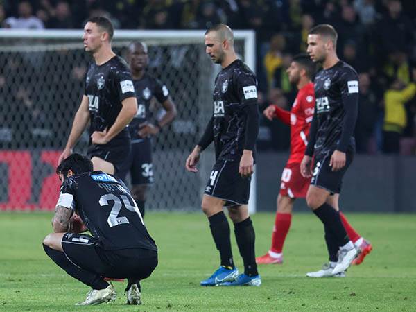 שחקני בית"ר מאוכזבים. הפסד נוסף (דני מרון)