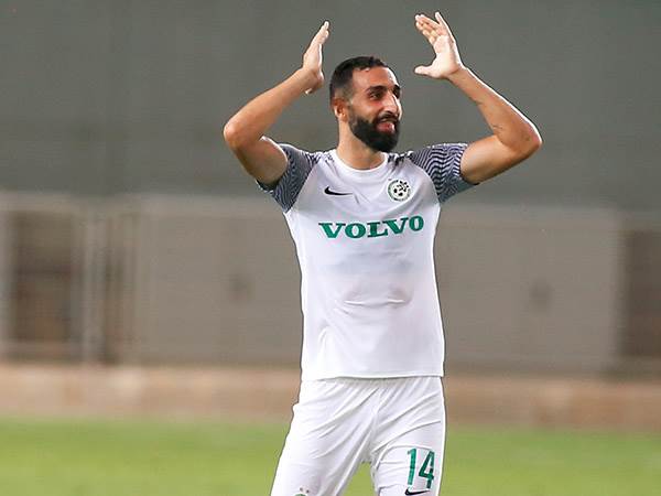 עשוי לחזור למגרשים. רודריגס (אלן שיבר)