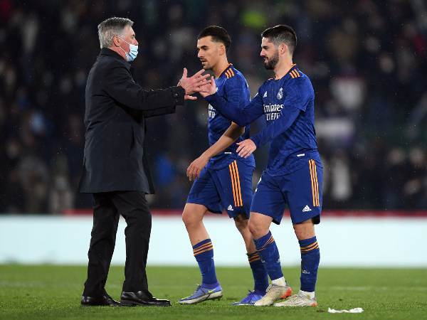 קרלו אנצ'לוטי. דפיקות הלב שלו נמשכו עד לשניות הסיום (GETTY)