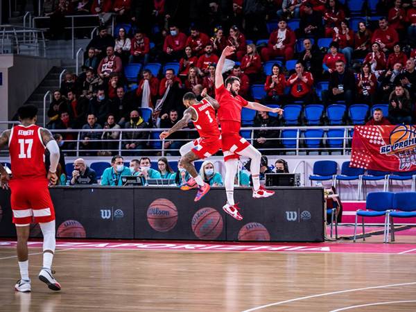 פרומיתיי חוגגת ניצחון דרמטי (FIBA)