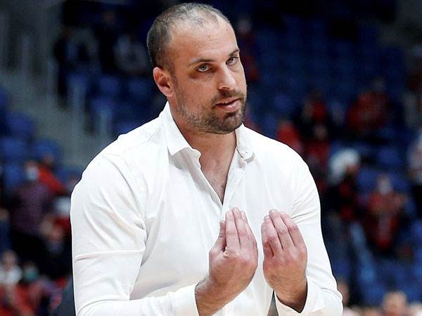 מבקש להיות בשלב הבא. הלפרין (אלן שיבר)