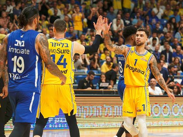 "עלינו מפוקסים למחצית השנייה". ווילבקין (אלן שיבר)