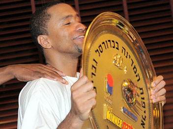 "חבורה מאוד מיוחדת" (יוני טובלי)