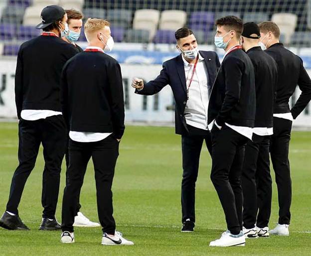 "הטעו את דאבור. הוא לא היה צריך לכנס את האסיפה" (אלן שיבר)