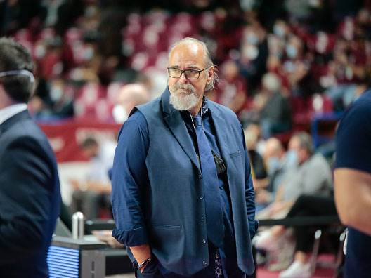 יש מאמן חדש. דז'יקיץ' (GETTY)