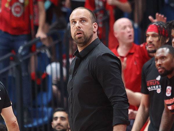 דיבר לא פעם על הקושי כמאמן. הלפרין (דני מרון)