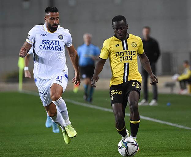 יחליף את החולצה? גויאגון (ברני ארדוב)