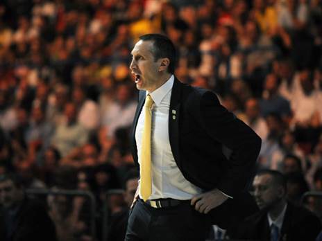 בלאט. עזר לשכנע (אלן שיבר)