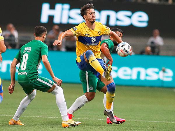 כל משחק לווה במתחים. פשיץ' (אלן שיבר)