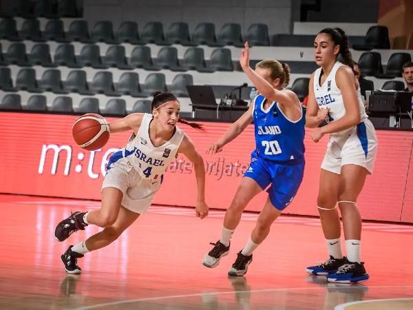 מצטיינת המשחק. גל רביב (קרדיט: איגוד הכדורסל)