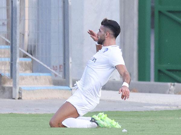 כובש בצרורות. שבירו (דני מרון)