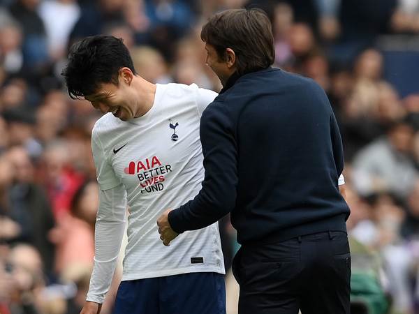 קונטה עם סון. החלוץ חזר לעצמו (Photo by Mike Hewitt/Getty Images)