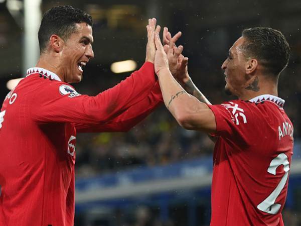 אנתוני ורונאלדו חוגגים ביחד (getty)