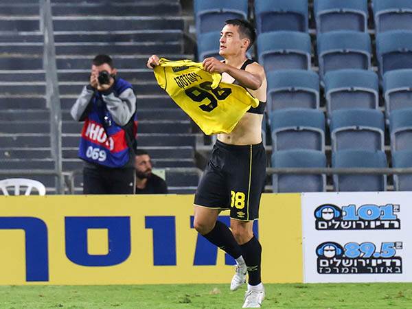 וגם ניקולאסקו הצטרף (צילום: דני מרון)