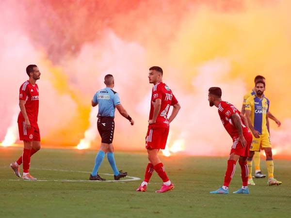 אבוקות בדרבי התל אביבי (אלן שיבר)