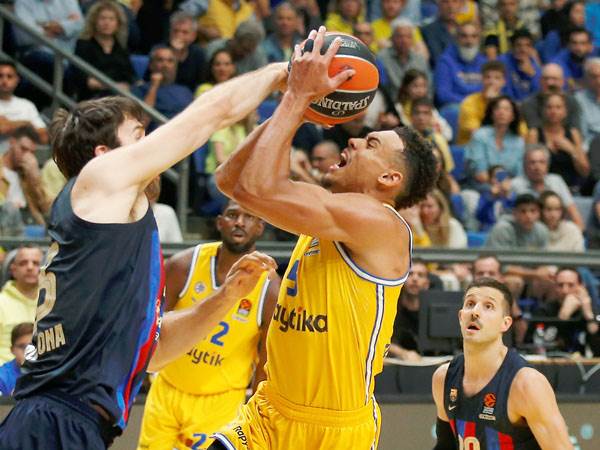 בהתחלה זה היה צמוד (צילום: אלן שיבר)