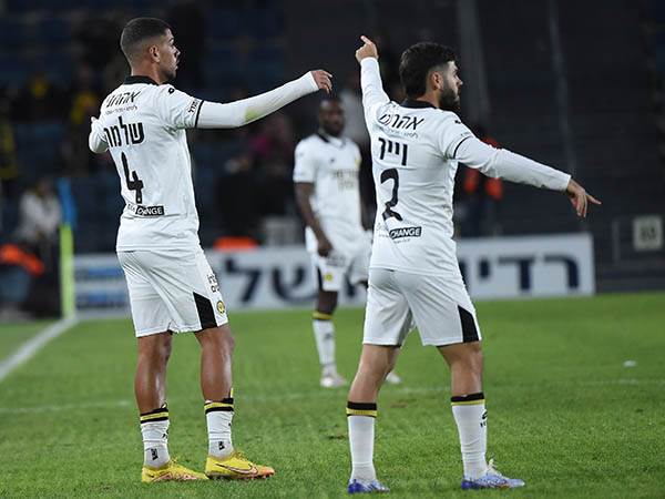 כואב (ברני ארדוב)