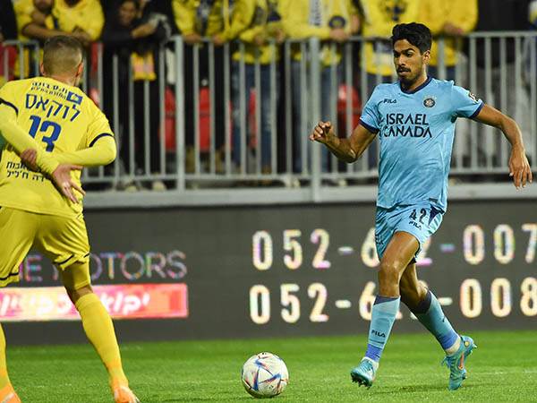 מכבי תל אביב שלטה (ברני ארדוב)