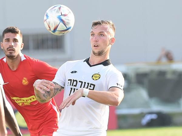 שב מהרחקה (ברני ארדוב)