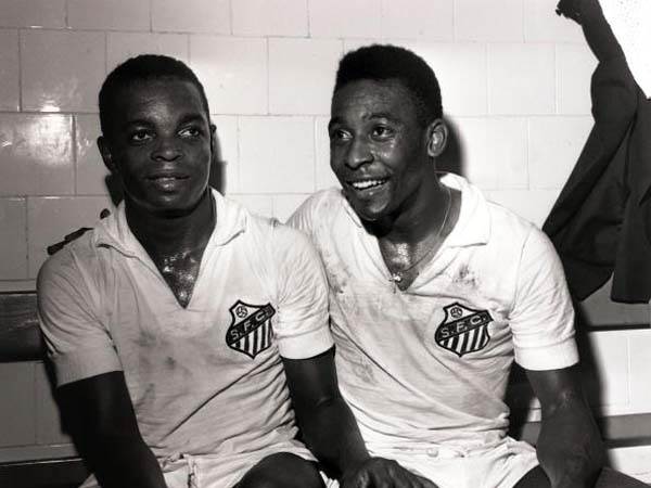 נותר נאמן לסנטוס. פלה (GETTY)