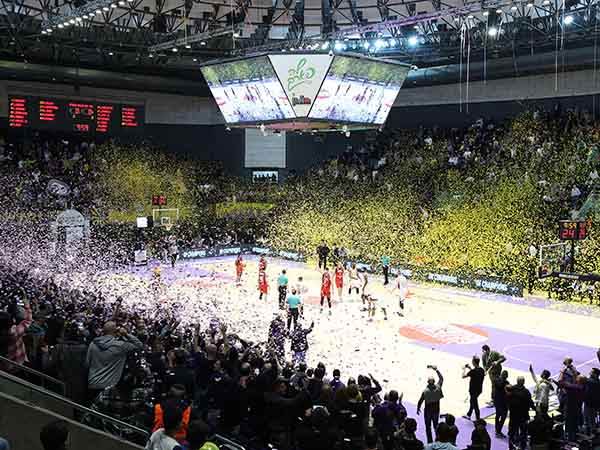 אווירה חמה (דני מרון)