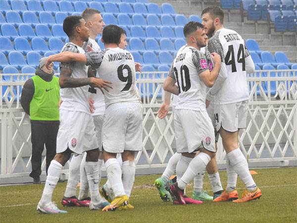 הרשים במשחק של זוריה. גררו משמאל (עמוד הטוויטר של Zorya)