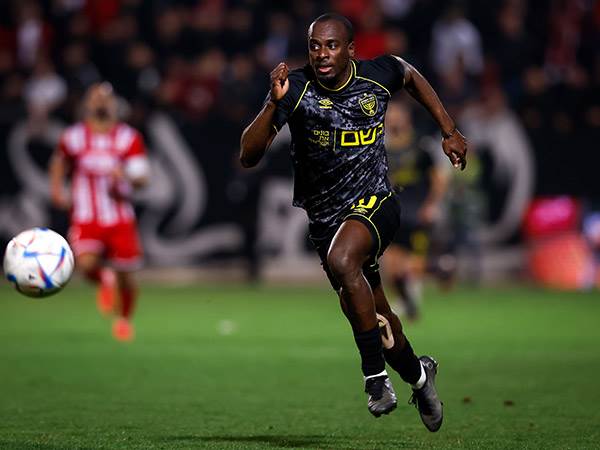 נהמות נשמעו לעברו. אספריה (מאור אלקסלסי)